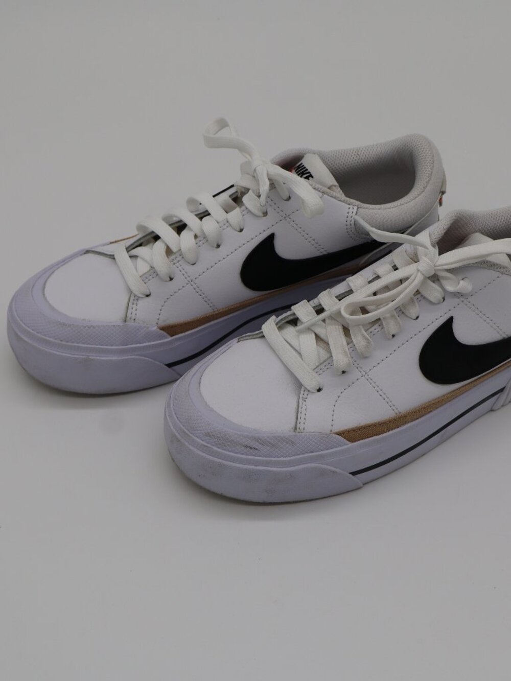 Nike Leather platform sneakers, Court Legacy Lift, White/Black/Tan  W Size 7.5